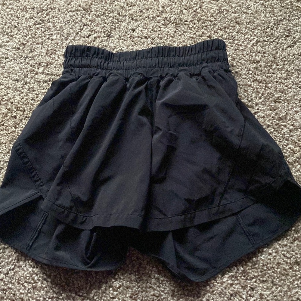 Lululemon track that shorts 4”